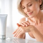 découvrez la meilleure crème pour traiter la dermatoporose et améliorer la santé de votre peau grâce à ses effets réparateurs et protecteurs.